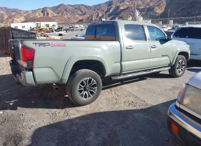 Photo 4 of 2022 Toyota Tacoma (VIN 3TMDZ5BN2NM121467)