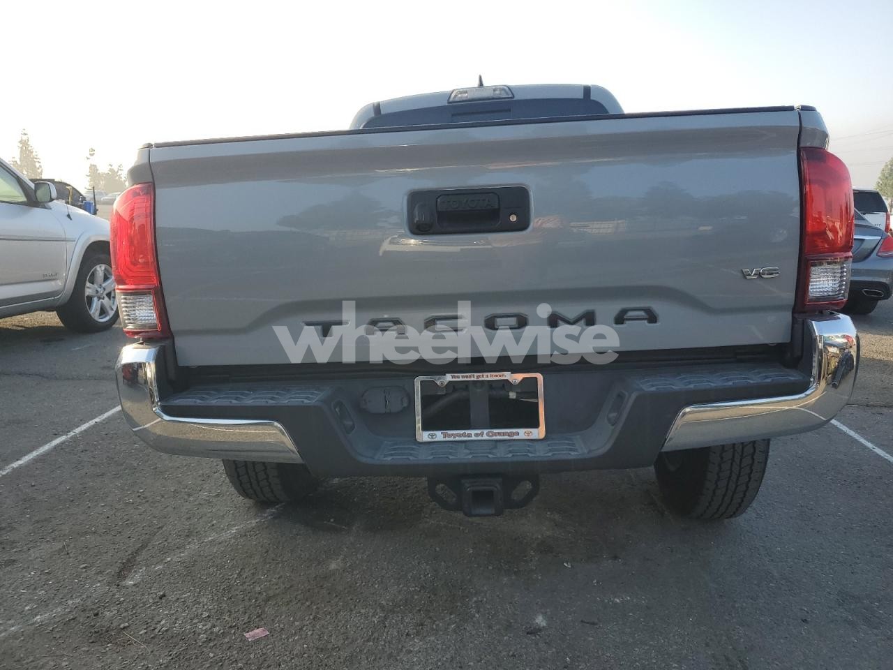 Photo 6 of 2018 TOYOTA TACOMA DOUBLE CAB (VIN 3TMDZ5BN3JM039712)