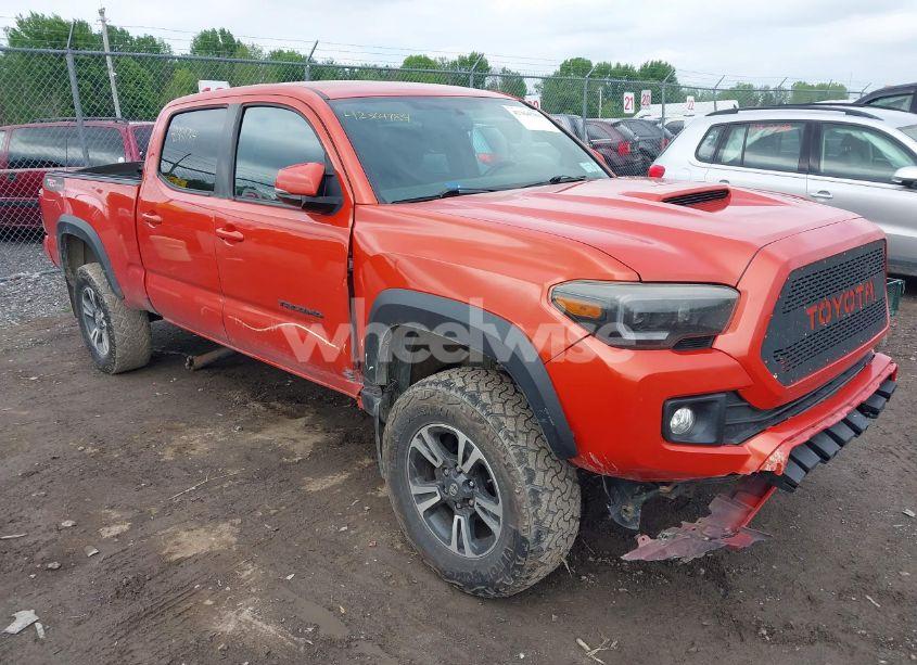 2016 Toyota Tacoma TRD SPORT (VIN 3TMDZ5BN4GM008588) main photo