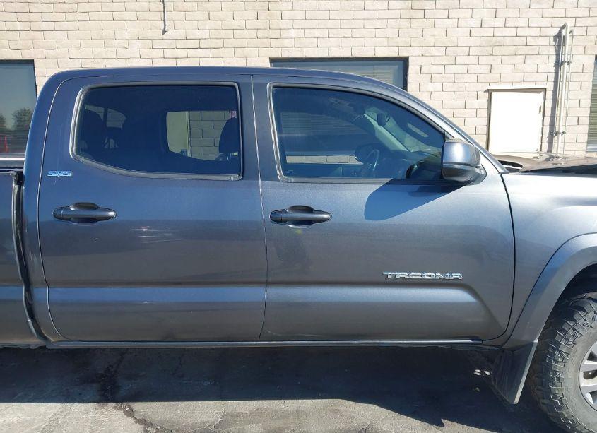 Photo 14 of 2017 Toyota Tacoma SR5 V6 (VIN 3TMDZ5BN4HM022816)