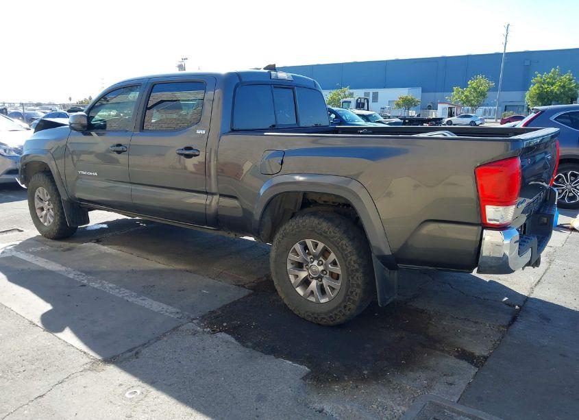 Photo 3 of 2017 Toyota Tacoma SR5 V6 (VIN 3TMDZ5BN4HM022816)