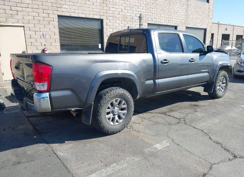 Photo 4 of 2017 Toyota Tacoma SR5 V6 (VIN 3TMDZ5BN4HM022816)