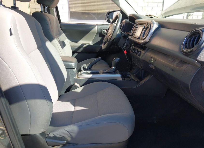 Photo 5 of 2017 Toyota Tacoma SR5 V6 (VIN 3TMDZ5BN4HM022816)