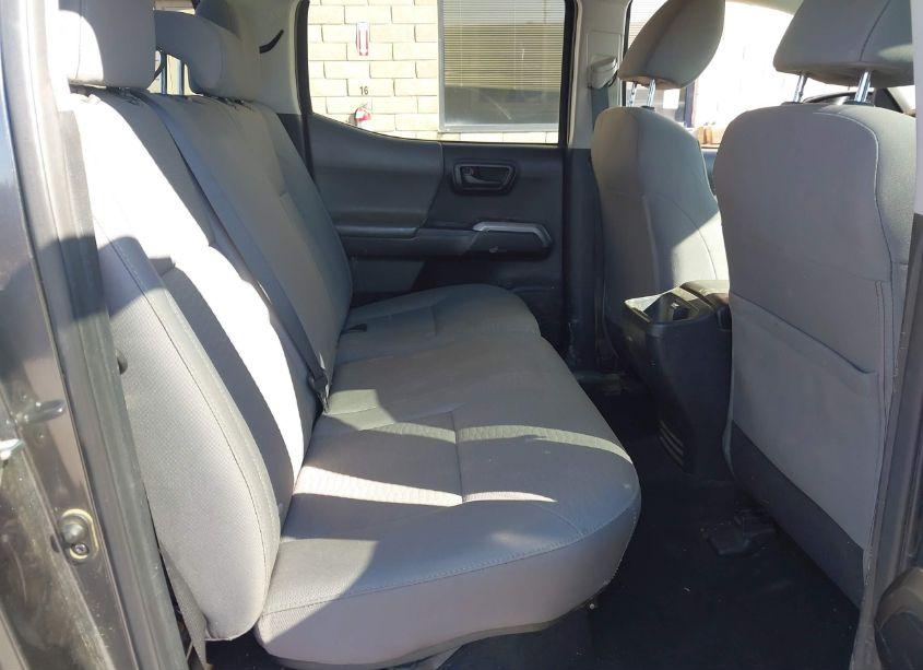 Photo 8 of 2017 Toyota Tacoma SR5 V6 (VIN 3TMDZ5BN4HM022816)