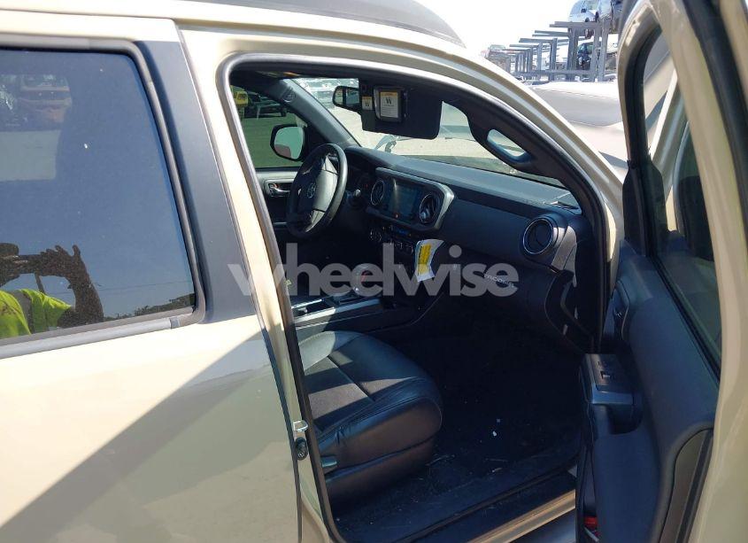 Photo 5 of 2018 Toyota Tacoma TRD SPORT (VIN 3TMDZ5BN4JM039802)