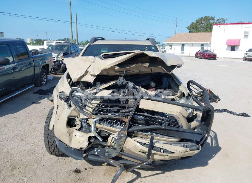 Photo 6 of 2018 Toyota Tacoma TRD SPORT (VIN 3TMDZ5BN4JM039802)