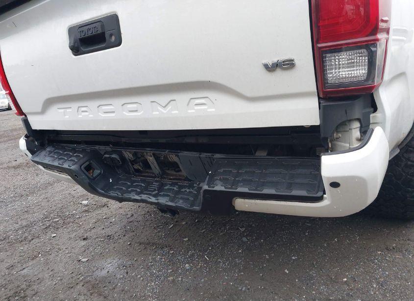 Photo 6 of 2018 Toyota Tacoma TRD OFF ROAD (VIN 3TMDZ5BN4JM053716)