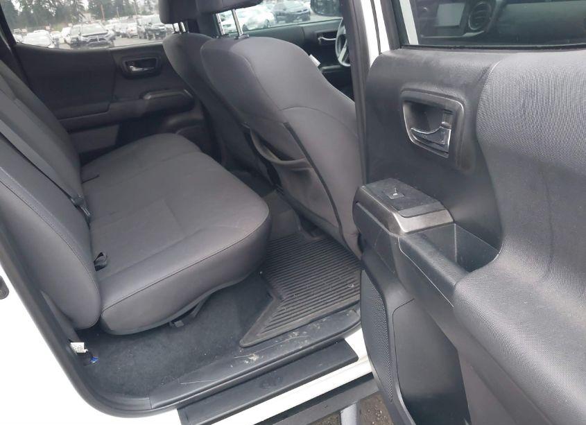 Photo 8 of 2018 Toyota Tacoma TRD OFF ROAD (VIN 3TMDZ5BN4JM053716)