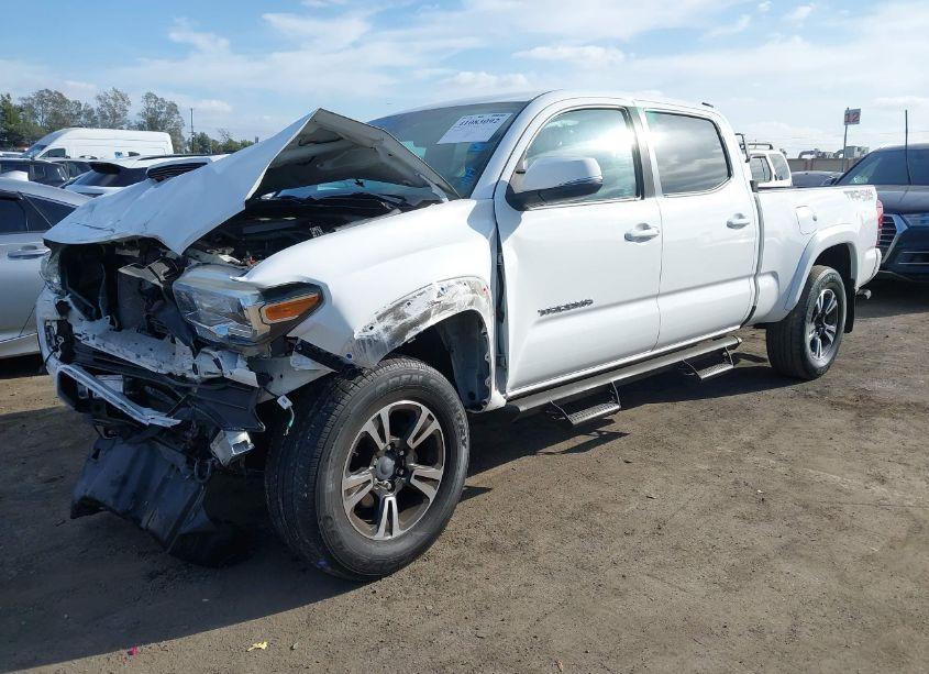 Photo 2 of 2019 Toyota Tacoma TRD SPORT (VIN 3TMDZ5BN4KM057265)