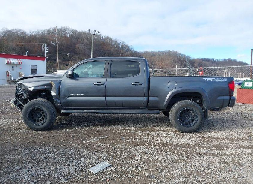 Photo 15 of 2019 Toyota Tacoma TRD SPORT (VIN 3TMDZ5BN4KM066628)
