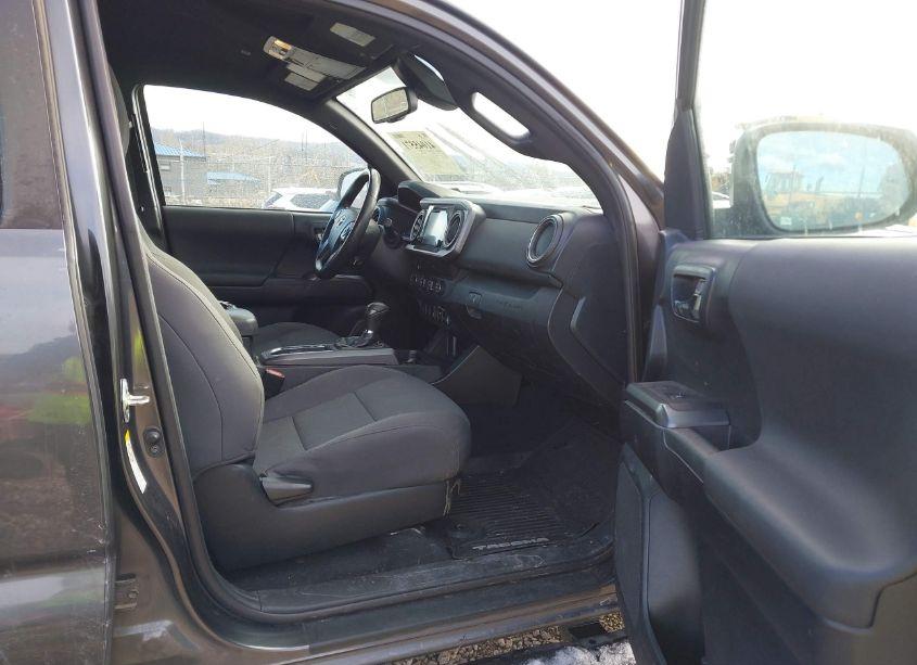Photo 5 of 2019 Toyota Tacoma TRD SPORT (VIN 3TMDZ5BN4KM066628)