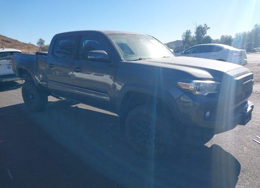 2019 Toyota Tacoma 4WD TRD OFF ROAD (VIN 3TMDZ5BN4KM079315) main photo