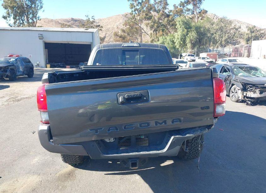 Photo 16 of 2019 Toyota Tacoma 4WD TRD OFF ROAD (VIN 3TMDZ5BN4KM079315)