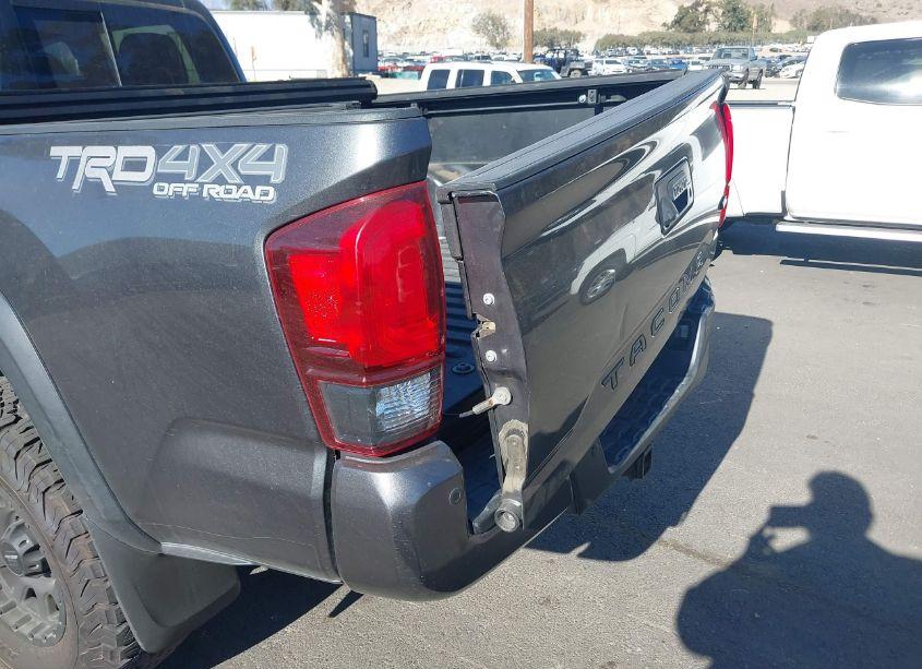 Photo 18 of 2019 Toyota Tacoma 4WD TRD OFF ROAD (VIN 3TMDZ5BN4KM079315)