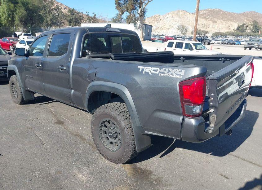 Photo 3 of 2019 Toyota Tacoma 4WD TRD OFF ROAD (VIN 3TMDZ5BN4KM079315)