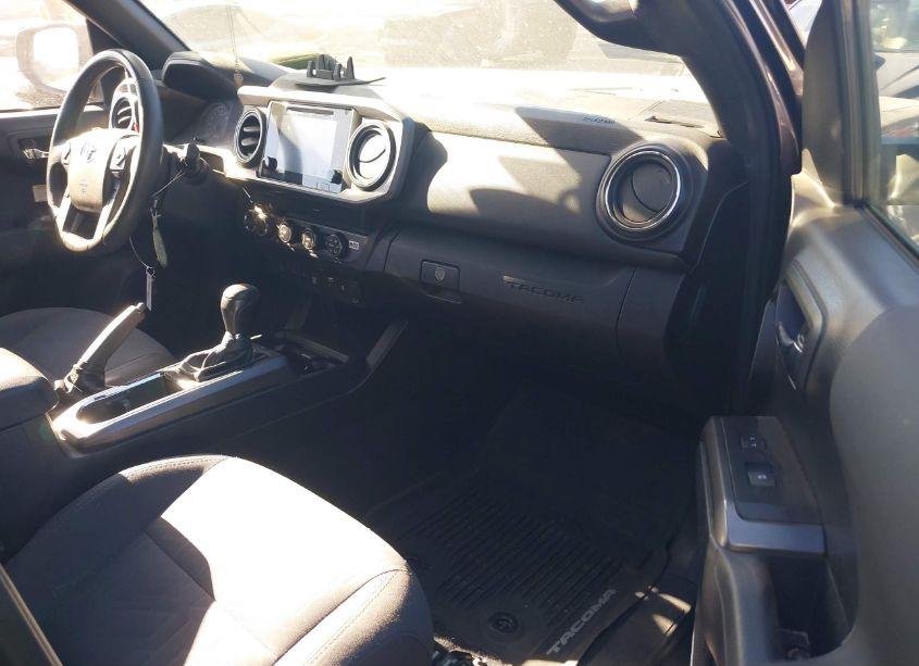 Photo 5 of 2019 Toyota Tacoma 4WD TRD OFF ROAD (VIN 3TMDZ5BN4KM079315)