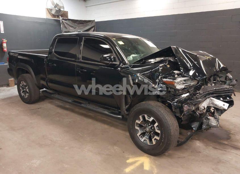2022 Toyota Tacoma TRD OFF ROAD (VIN 3TMDZ5BN4NM126377) main photo