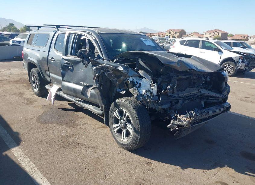 2017 Toyota Tacoma TRD SPORT (VIN 3TMDZ5BN5HM013784) main photo