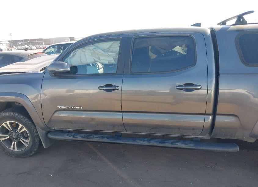 Photo 14 of 2017 Toyota Tacoma TRD SPORT (VIN 3TMDZ5BN5HM013784)