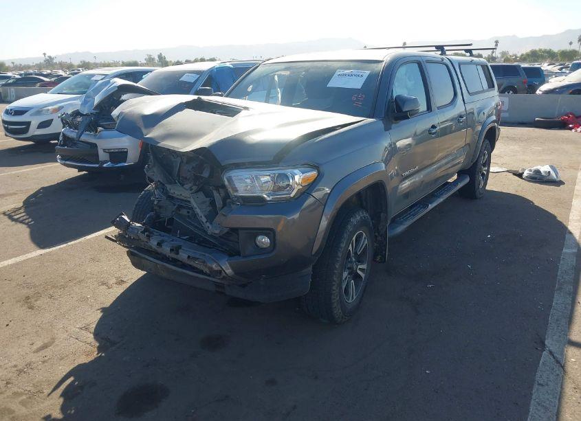 Photo 2 of 2017 Toyota Tacoma TRD SPORT (VIN 3TMDZ5BN5HM013784)