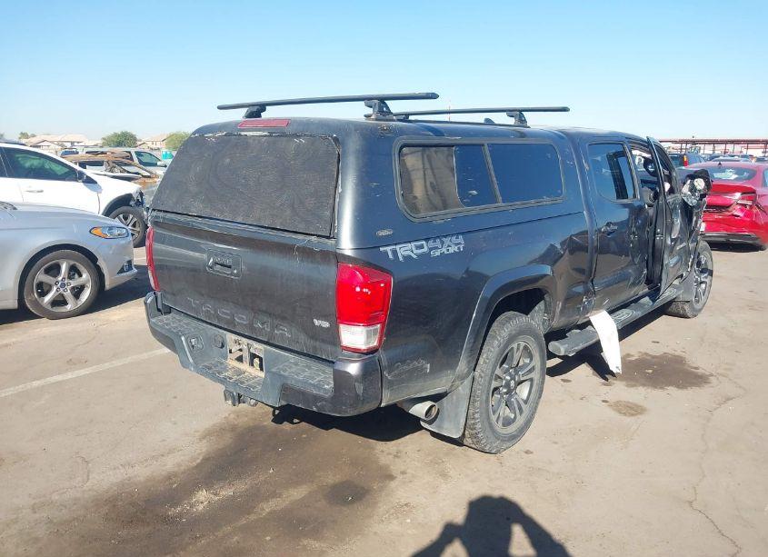 Photo 4 of 2017 Toyota Tacoma TRD SPORT (VIN 3TMDZ5BN5HM013784)