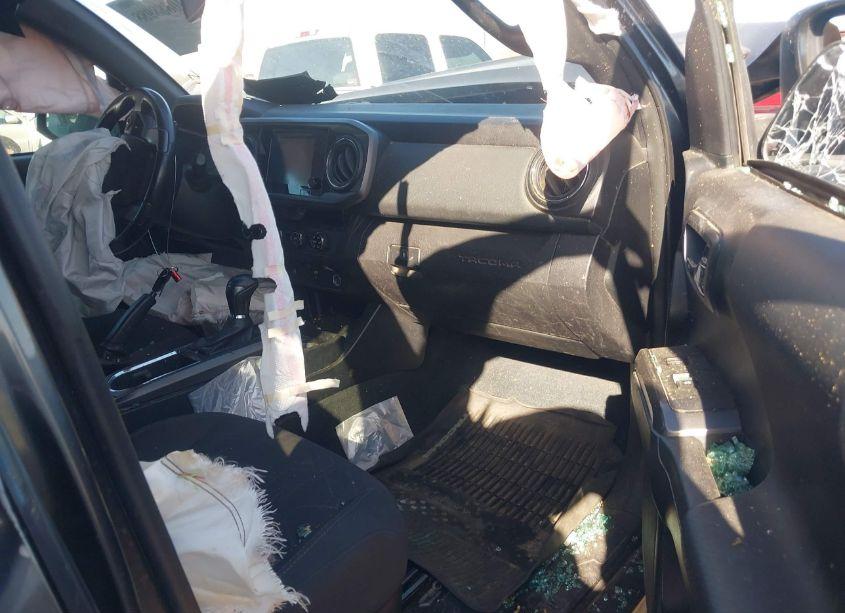 Photo 5 of 2017 Toyota Tacoma TRD SPORT (VIN 3TMDZ5BN5HM013784)