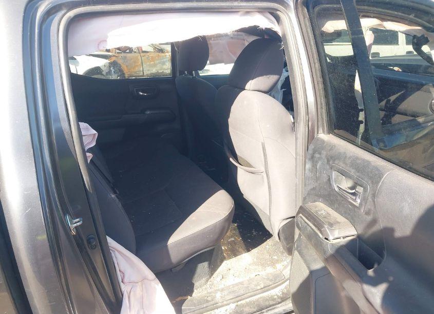 Photo 8 of 2017 Toyota Tacoma TRD SPORT (VIN 3TMDZ5BN5HM013784)