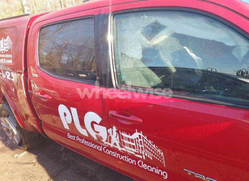 Photo 13 of 2018 Toyota Tacoma SR5 V6 (VIN 3TMDZ5BN5JM037878)