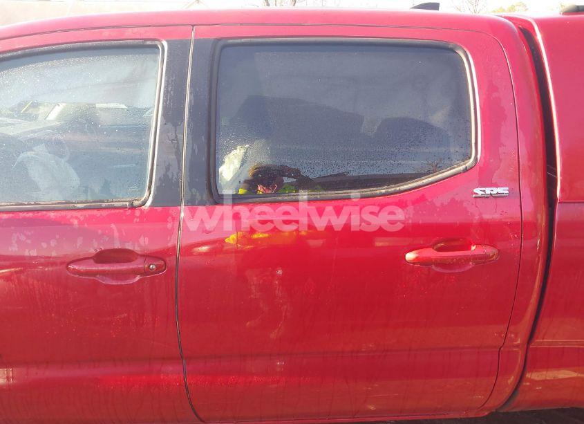 Photo 14 of 2018 Toyota Tacoma SR5 V6 (VIN 3TMDZ5BN5JM037878)