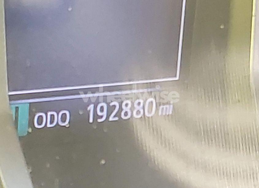 Photo 15 of 2018 Toyota Tacoma SR5 V6 (VIN 3TMDZ5BN5JM037878)