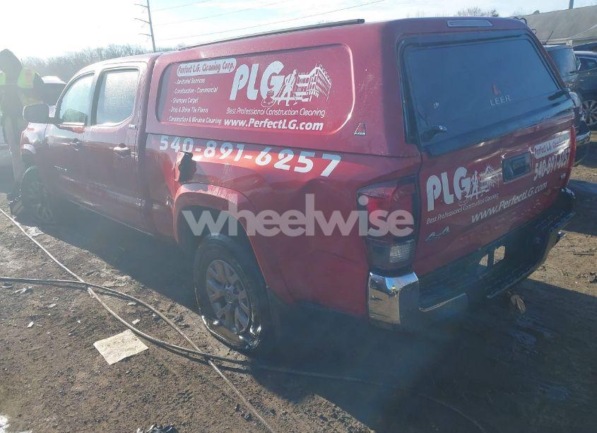 Photo 3 of 2018 Toyota Tacoma SR5 V6 (VIN 3TMDZ5BN5JM037878)