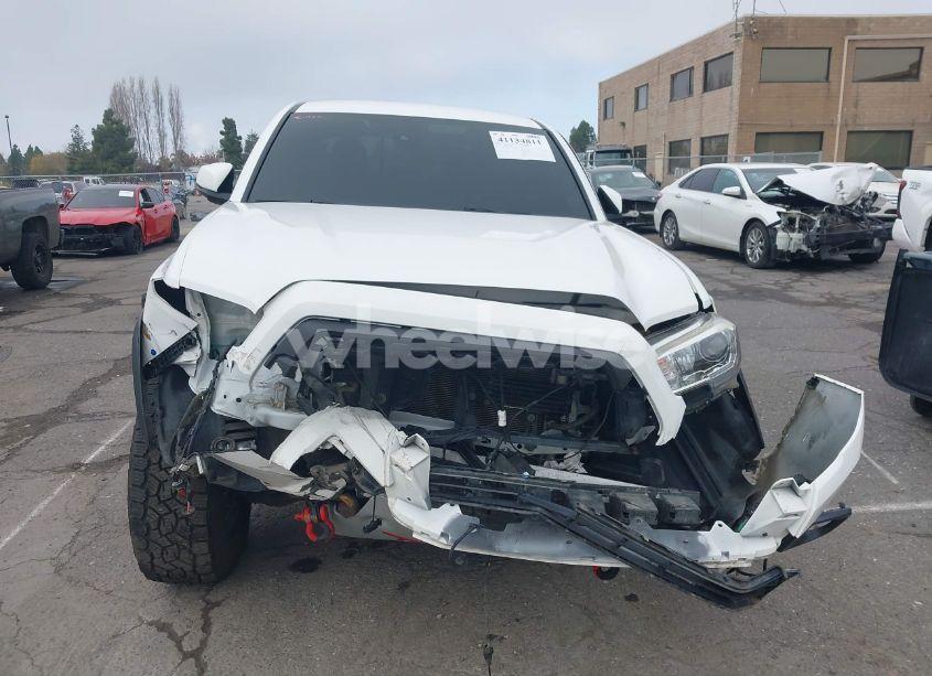 Photo 13 of 2018 Toyota Tacoma TRD OFF ROAD (VIN 3TMDZ5BN5JM038402)