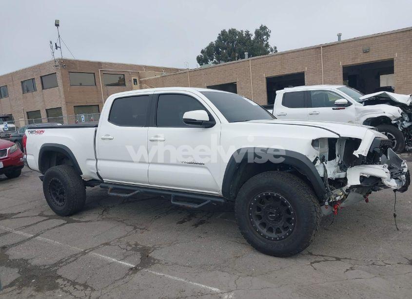 Photo 14 of 2018 Toyota Tacoma TRD OFF ROAD (VIN 3TMDZ5BN5JM038402)