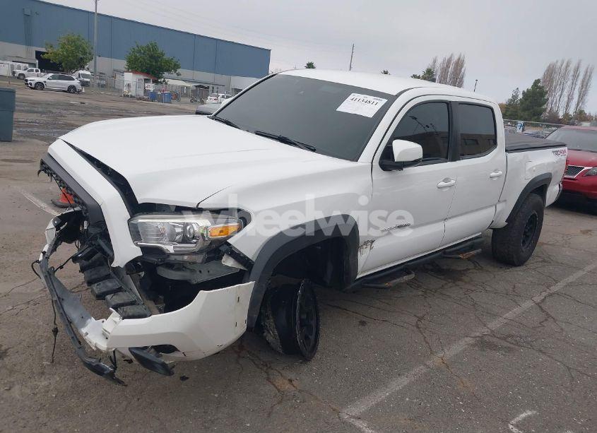 Photo 2 of 2018 Toyota Tacoma TRD OFF ROAD (VIN 3TMDZ5BN5JM038402)