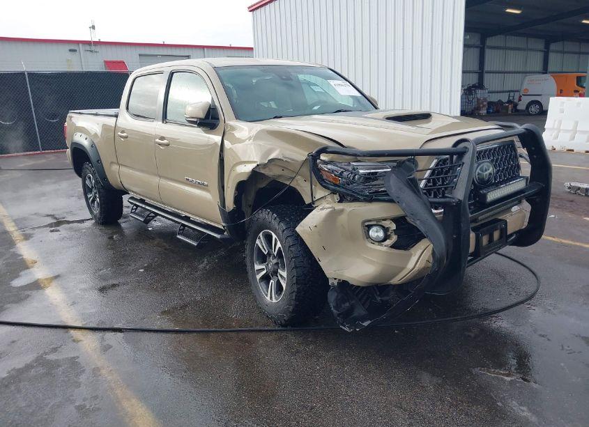 2018 Toyota Tacoma TRD SPORT (VIN 3TMDZ5BN5JM048167) main photo