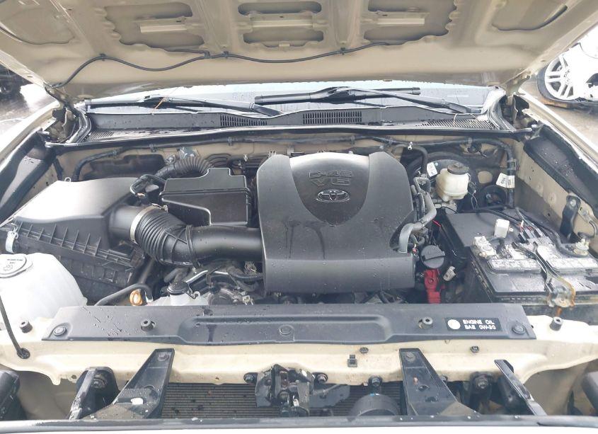 Photo 10 of 2018 Toyota Tacoma TRD SPORT (VIN 3TMDZ5BN5JM048167)