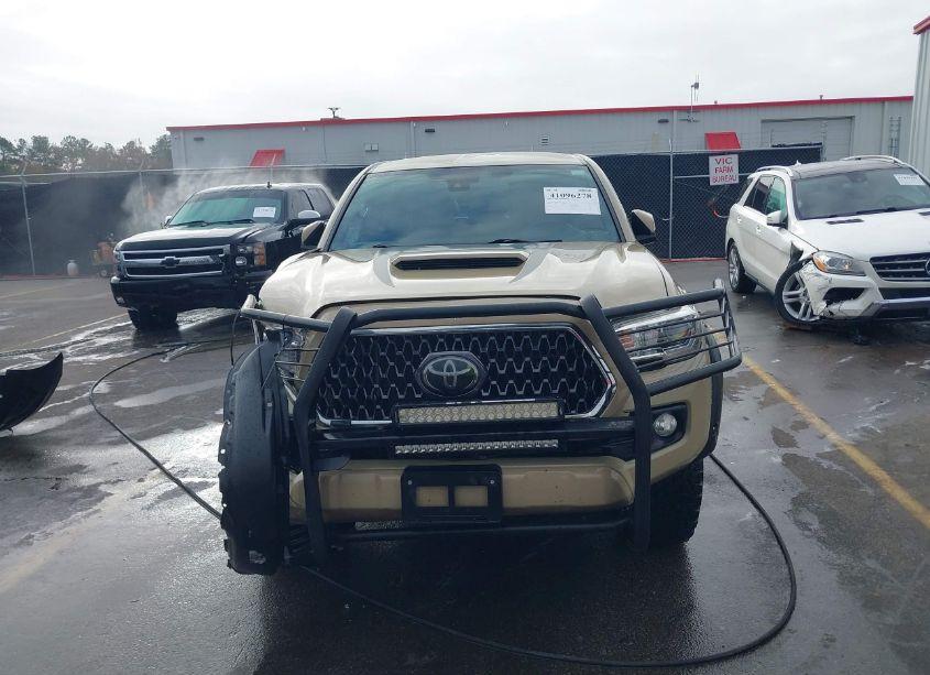 Photo 12 of 2018 Toyota Tacoma TRD SPORT (VIN 3TMDZ5BN5JM048167)