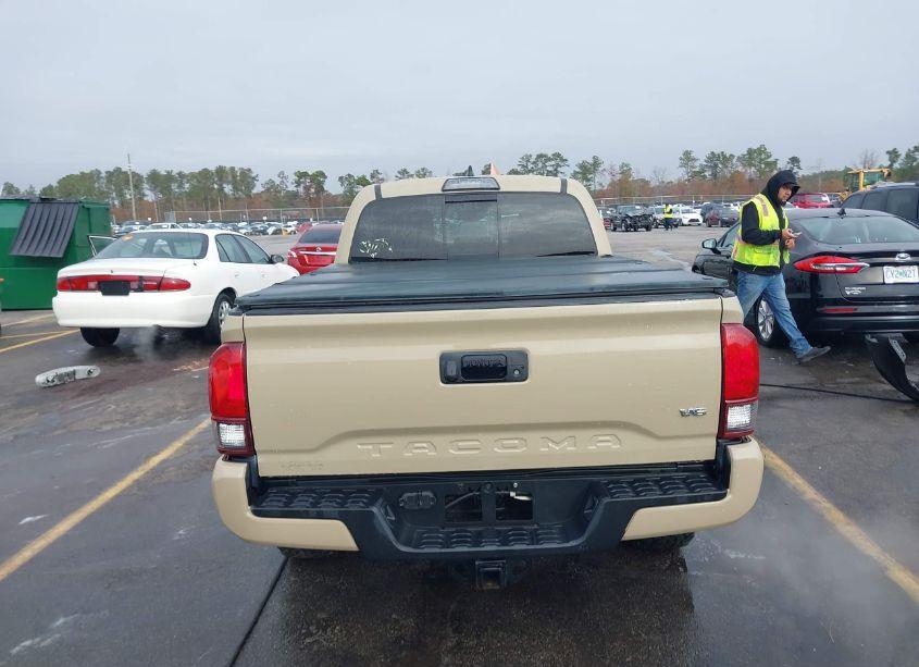 Photo 16 of 2018 Toyota Tacoma TRD SPORT (VIN 3TMDZ5BN5JM048167)