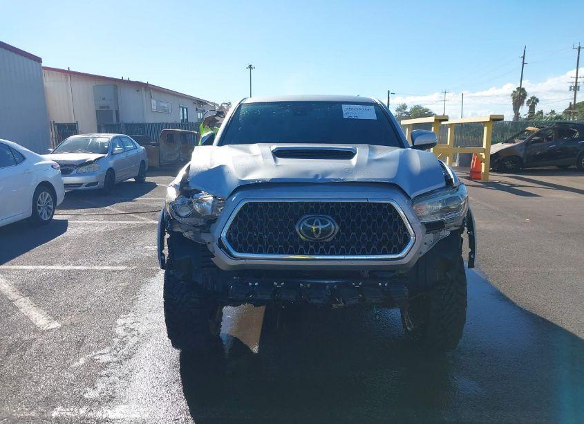 Photo 13 of 2018 Toyota Tacoma TRD SPORT (VIN 3TMDZ5BN5JM048850)