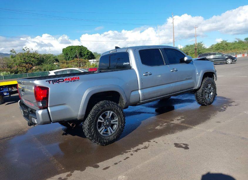 Photo 4 of 2018 Toyota Tacoma TRD SPORT (VIN 3TMDZ5BN5JM048850)