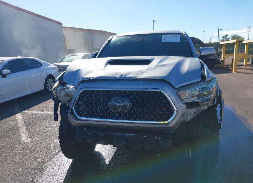 Photo 6 of 2018 Toyota Tacoma TRD SPORT (VIN 3TMDZ5BN5JM048850)
