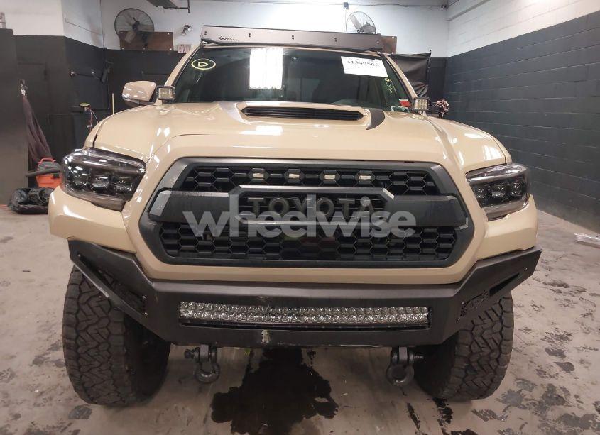 Photo 12 of 2018 Toyota Tacoma TRD SPORT (VIN 3TMDZ5BN5JM049822)