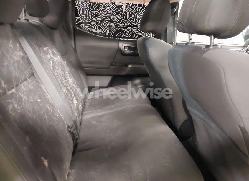 Photo 8 of 2018 Toyota Tacoma TRD SPORT (VIN 3TMDZ5BN5JM049822)