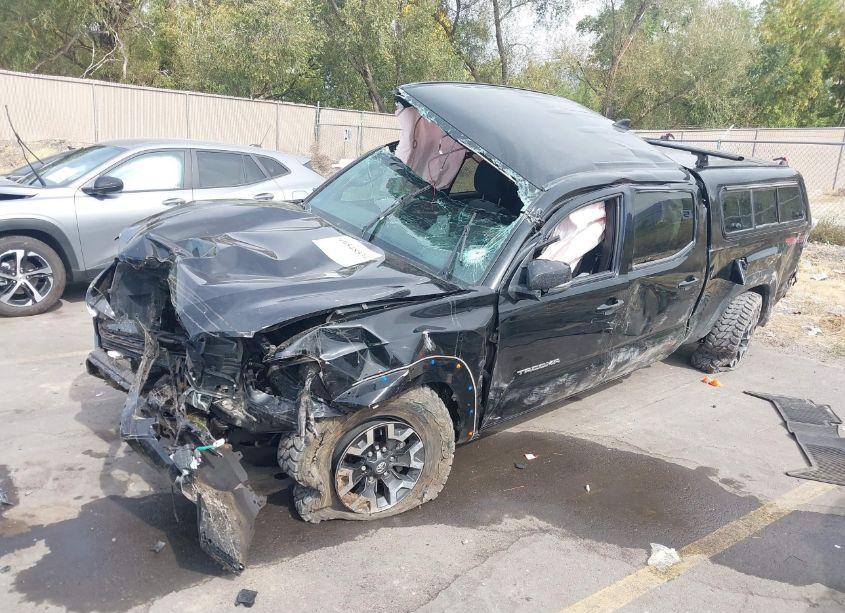 Photo 2 of 2021 Toyota Tacoma TRD OFF-ROAD (VIN 3TMDZ5BN5MM102653)