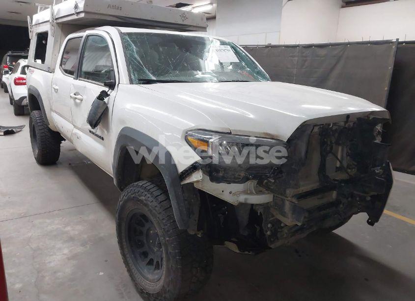 2021 Toyota Tacoma TRD OFF-ROAD (VIN 3TMDZ5BN5MM108615) main photo