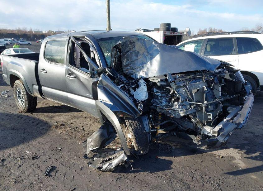 2023 Toyota Tacoma TRD OFF ROAD (VIN 3TMDZ5BN5PM145703) main photo