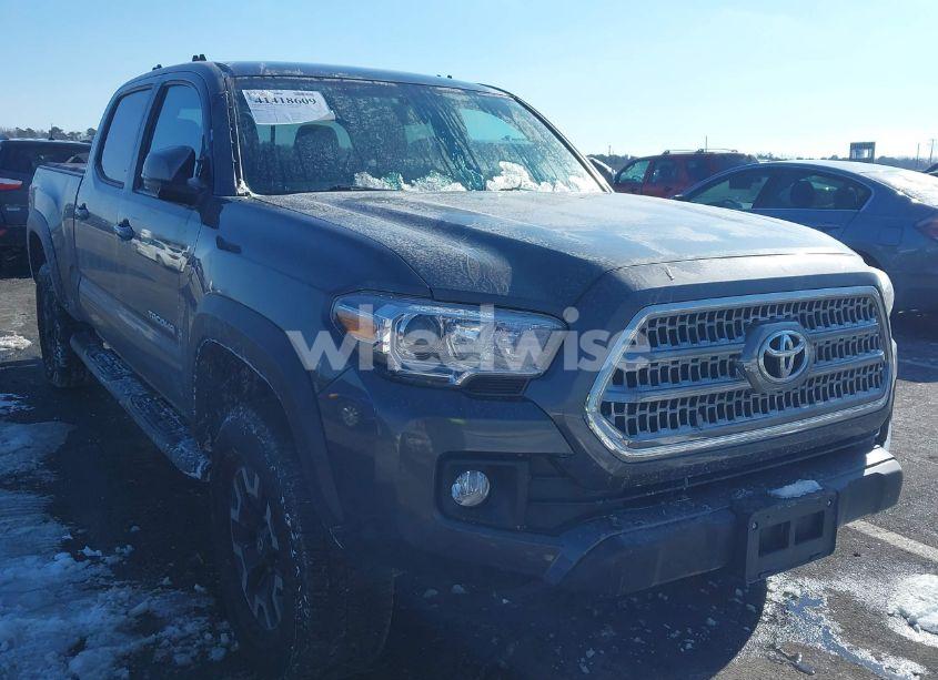 2017 Toyota Tacoma TRD OFF ROAD (VIN 3TMDZ5BN6HM013986) main photo