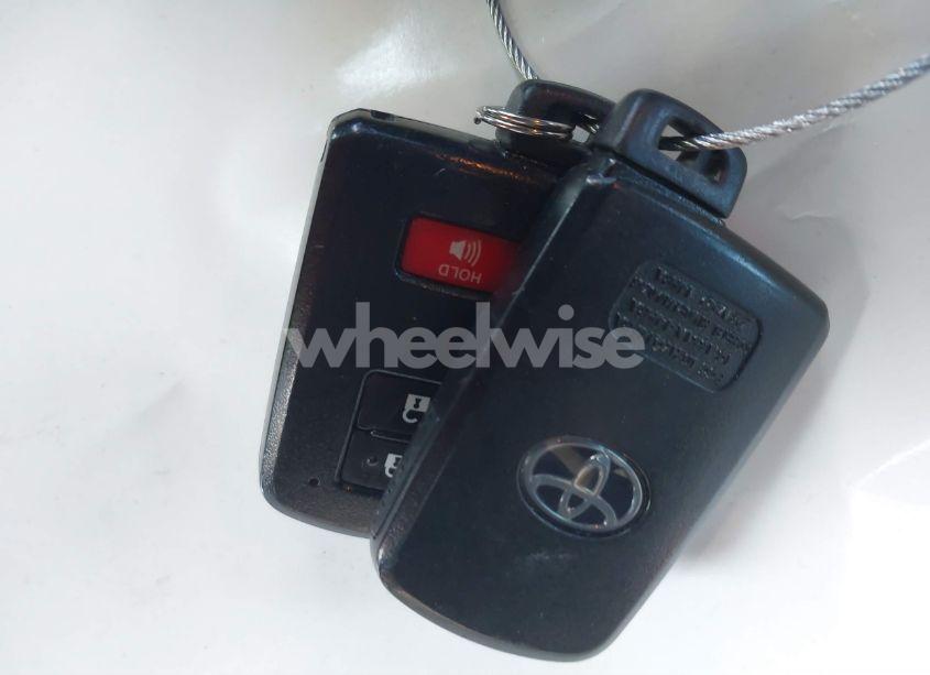 Photo 11 of 2017 Toyota Tacoma TRD OFF ROAD (VIN 3TMDZ5BN6HM013986)