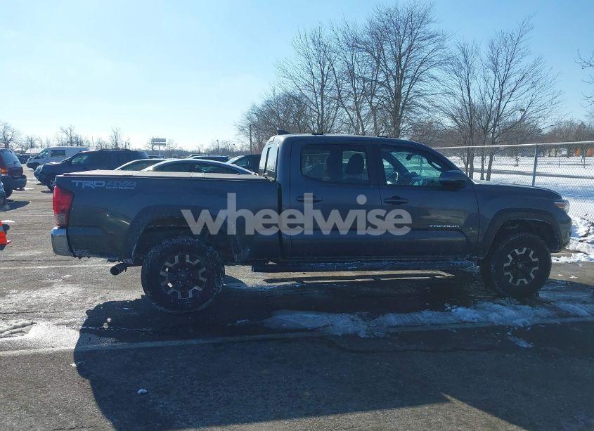 Photo 13 of 2017 Toyota Tacoma TRD OFF ROAD (VIN 3TMDZ5BN6HM013986)