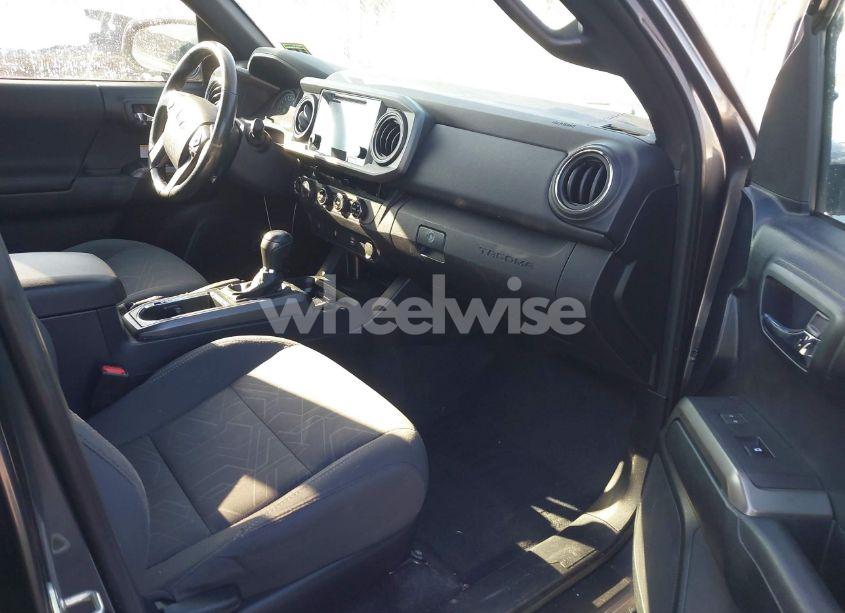 Photo 5 of 2017 Toyota Tacoma TRD OFF ROAD (VIN 3TMDZ5BN6HM013986)